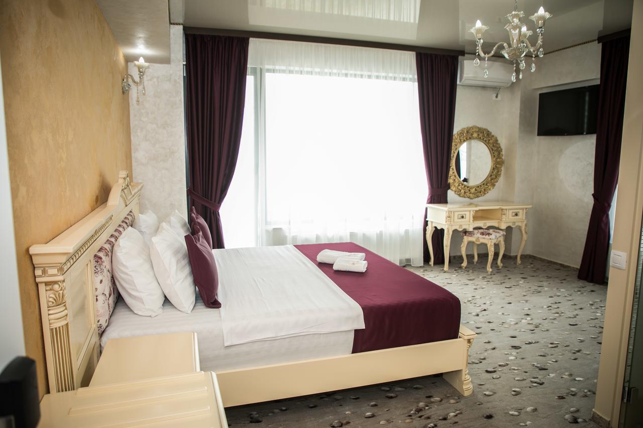 Almar Lake View Boutique H Adults Only Mamaia Exterior photo