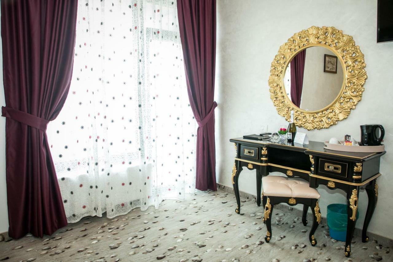 Almar Lake View Boutique H Adults Only Mamaia Exterior photo