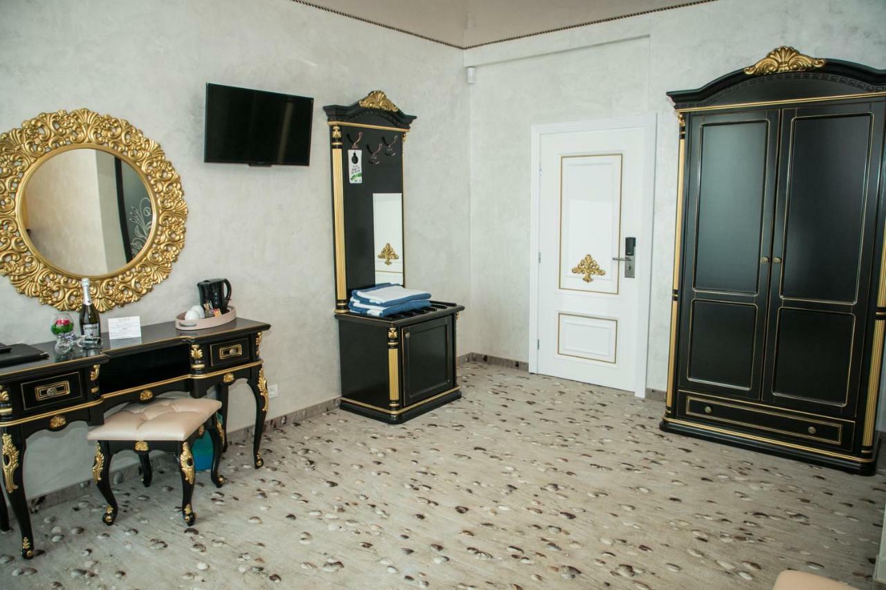 Almar Lake View Boutique H Adults Only Mamaia Exterior photo